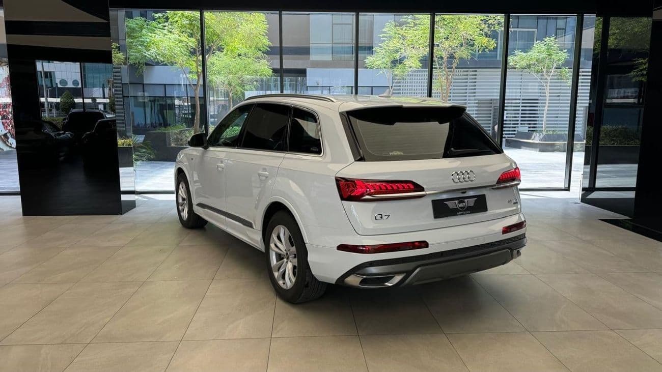 2022 Audi Q7 55 TFSI thumbnail 6
