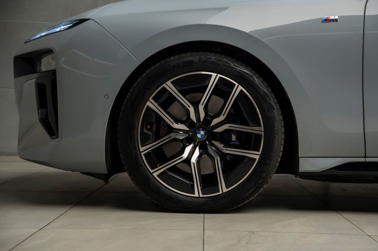 2024 BMW 735i M SPORT thumbnail 5