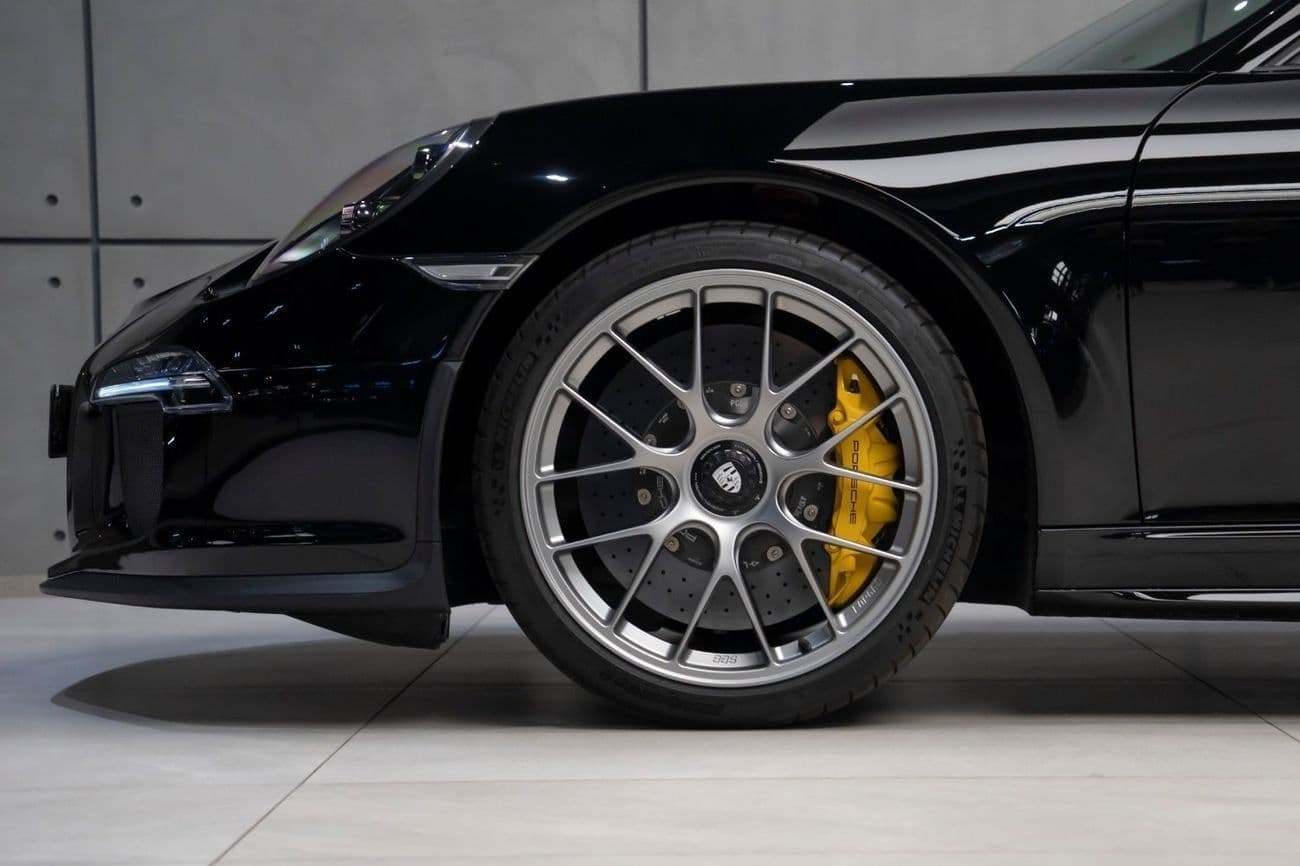 2016 Porsche 911 thumbnail 3