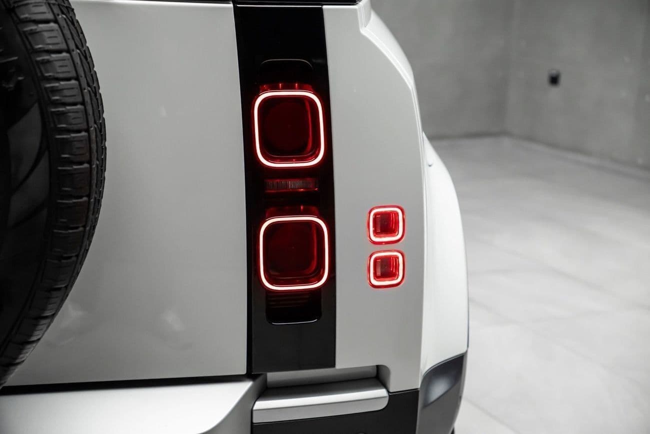 2024 Land Rover Defender thumbnail 7