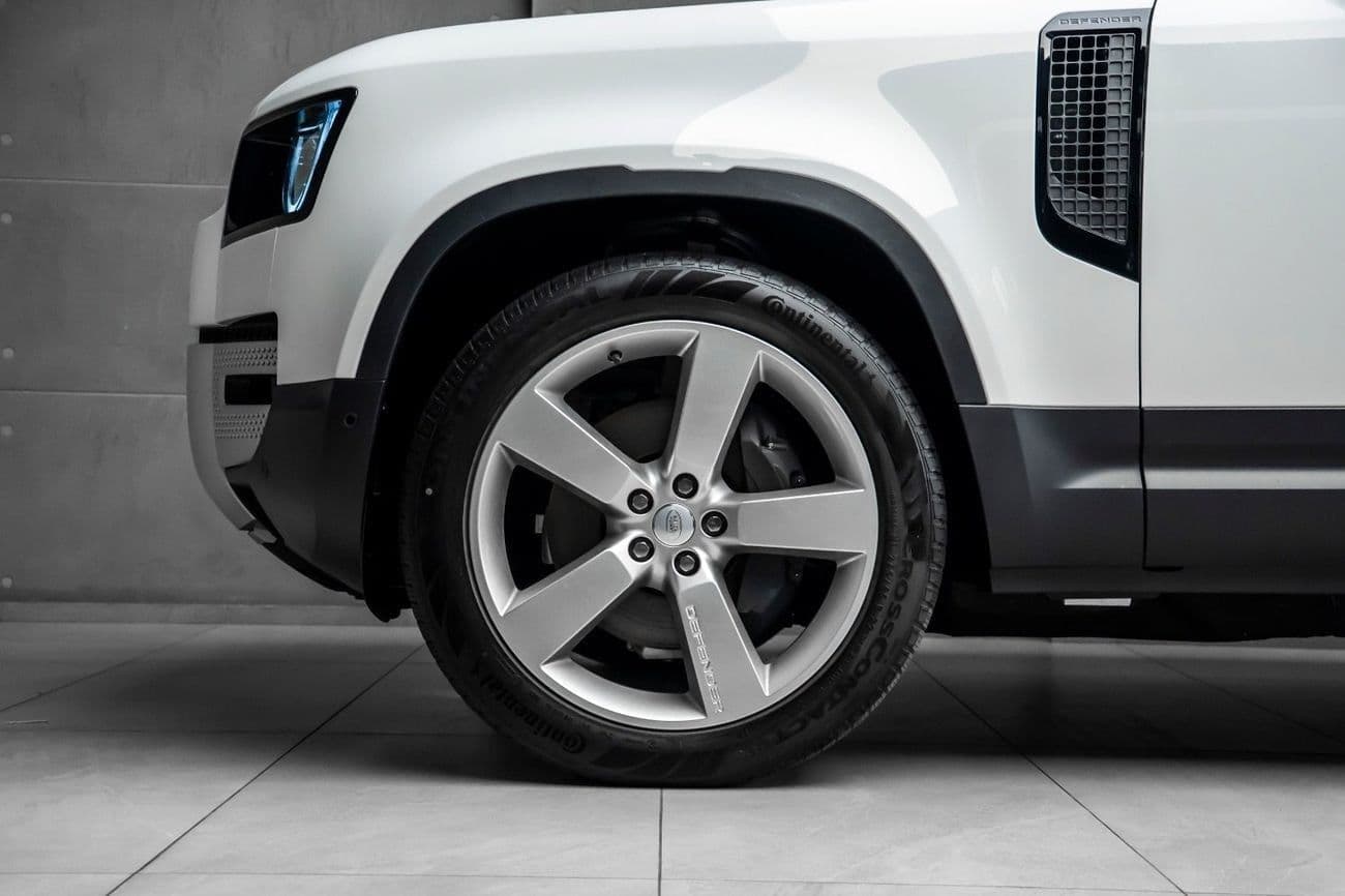 2024 Land Rover Defender thumbnail 6