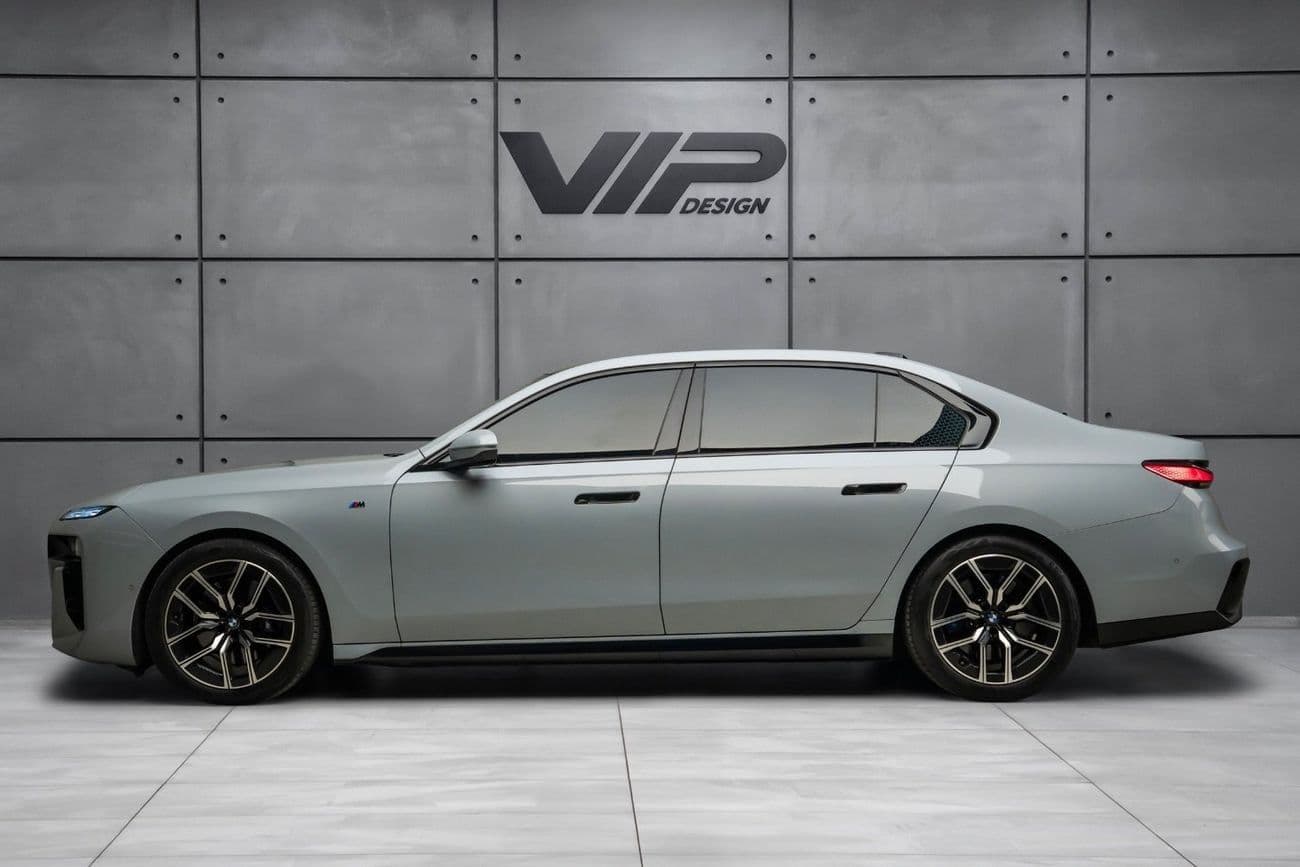 2024 BMW 735i M SPORT thumbnail 3