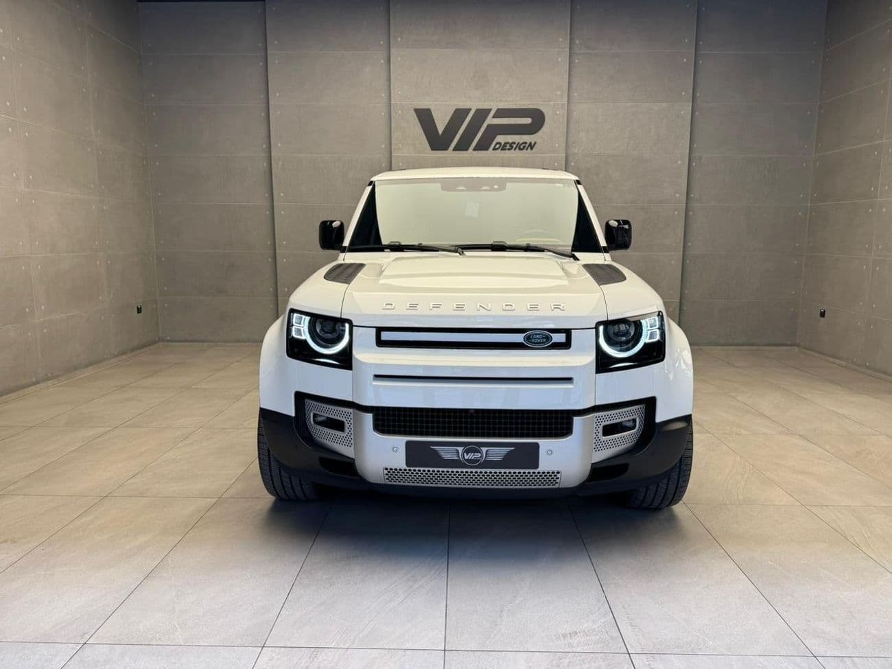 2024 Land Rover Defender thumbnail 3