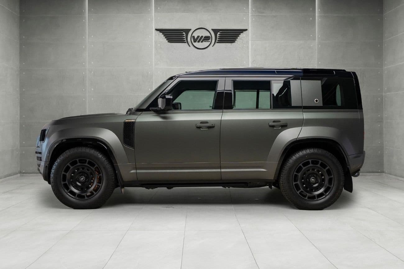 2025 Land Rover Defender thumbnail 2