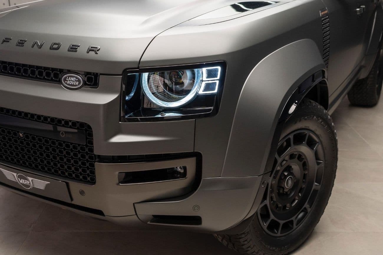 2025 Land Rover Defender thumbnail 4