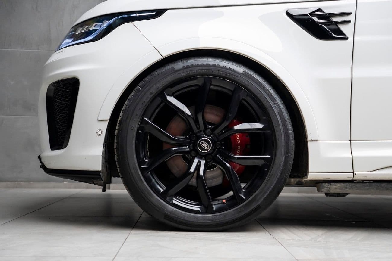 2019 Land Rover Range Rover Sport SVR thumbnail 6