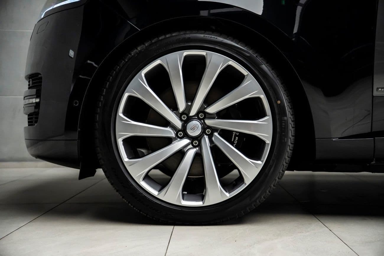 2025 Land Rover Range Rover AUTOBIOGRAPHY thumbnail 4