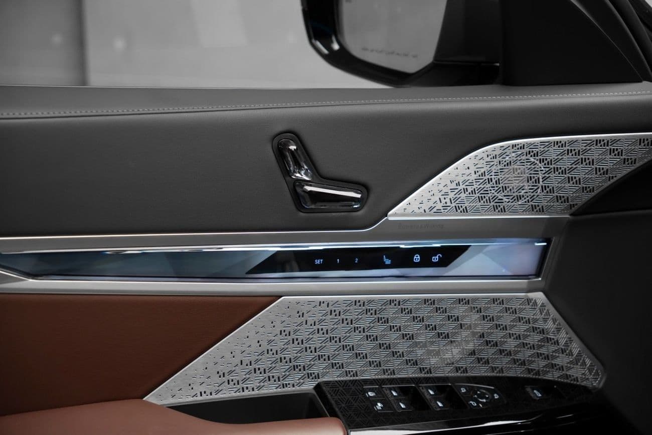 2023 BMW 740i LUXURY PURE EXCELLENCE thumbnail 8
