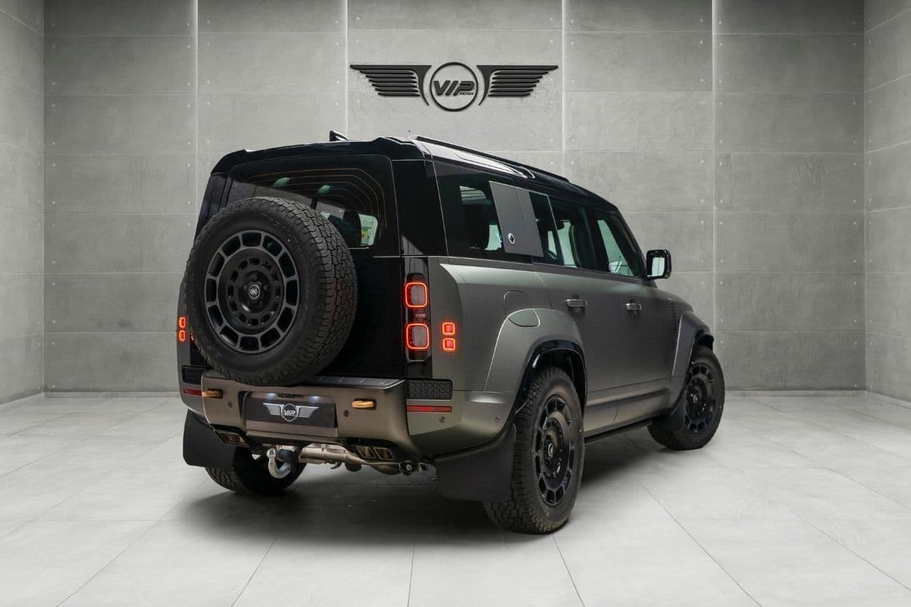 2025 Land Rover Defender thumbnail 3