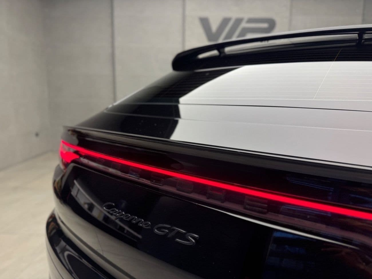 2023 Porsche Cayenne GTS thumbnail 5