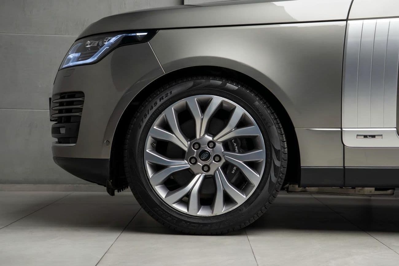 2018 Land Rover Range Rover VOGUE thumbnail 6