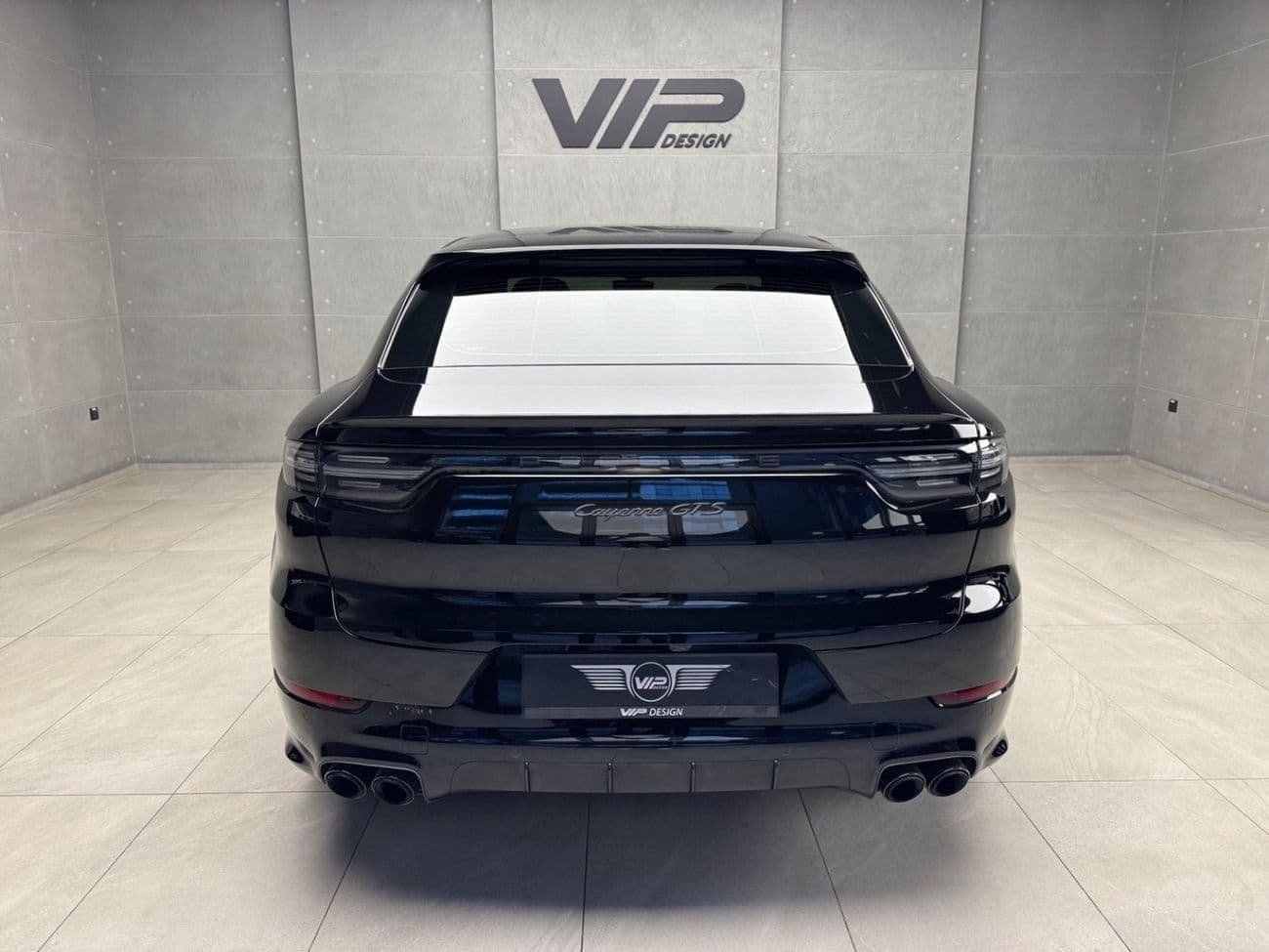 2023 Porsche Cayenne GTS thumbnail 4
