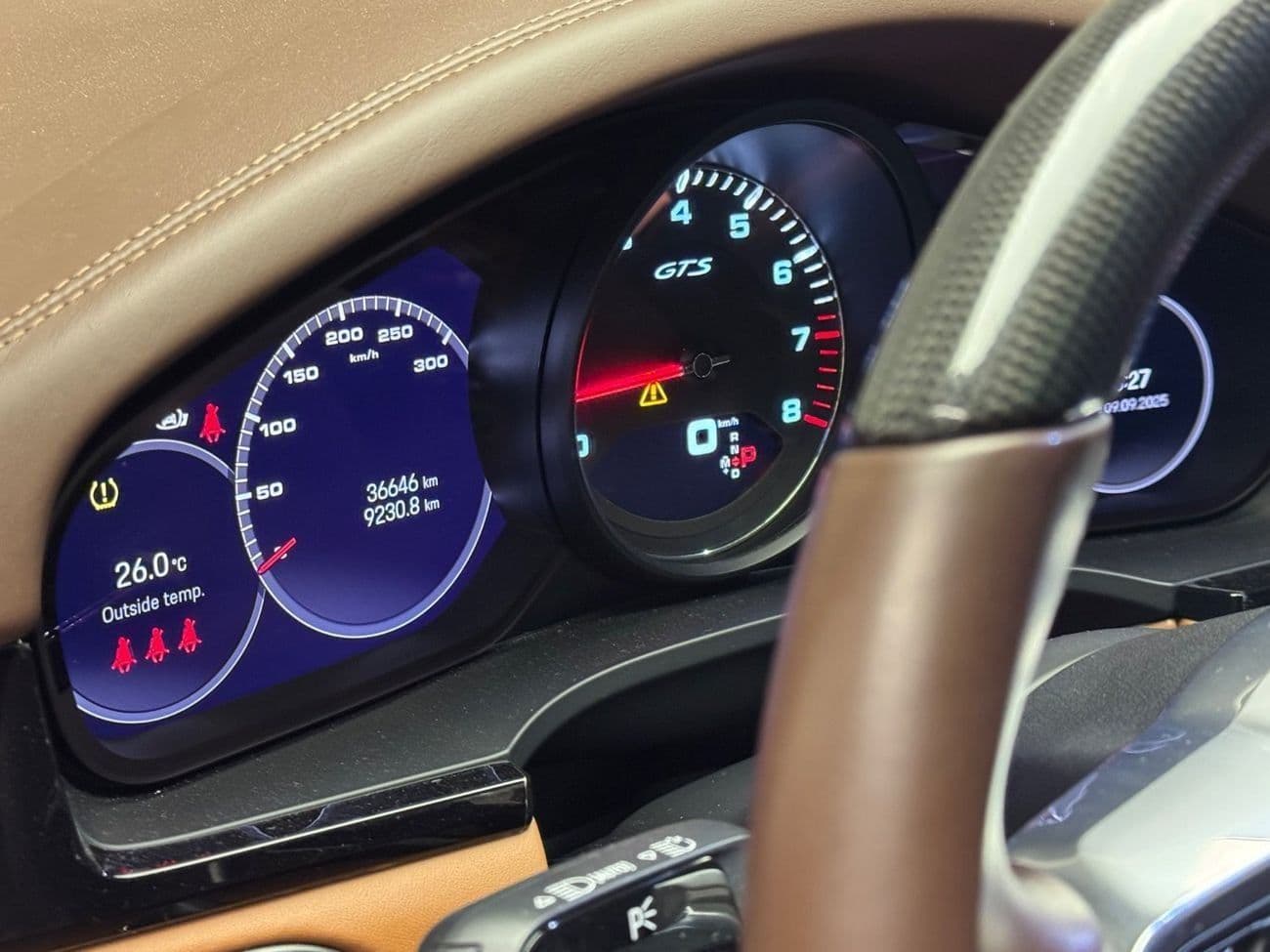 2023 Porsche Cayenne GTS thumbnail 6