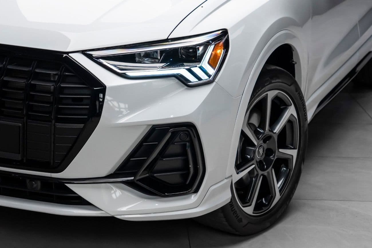 2025 Audi Q3 35 TFSI ADVANCED thumbnail 3