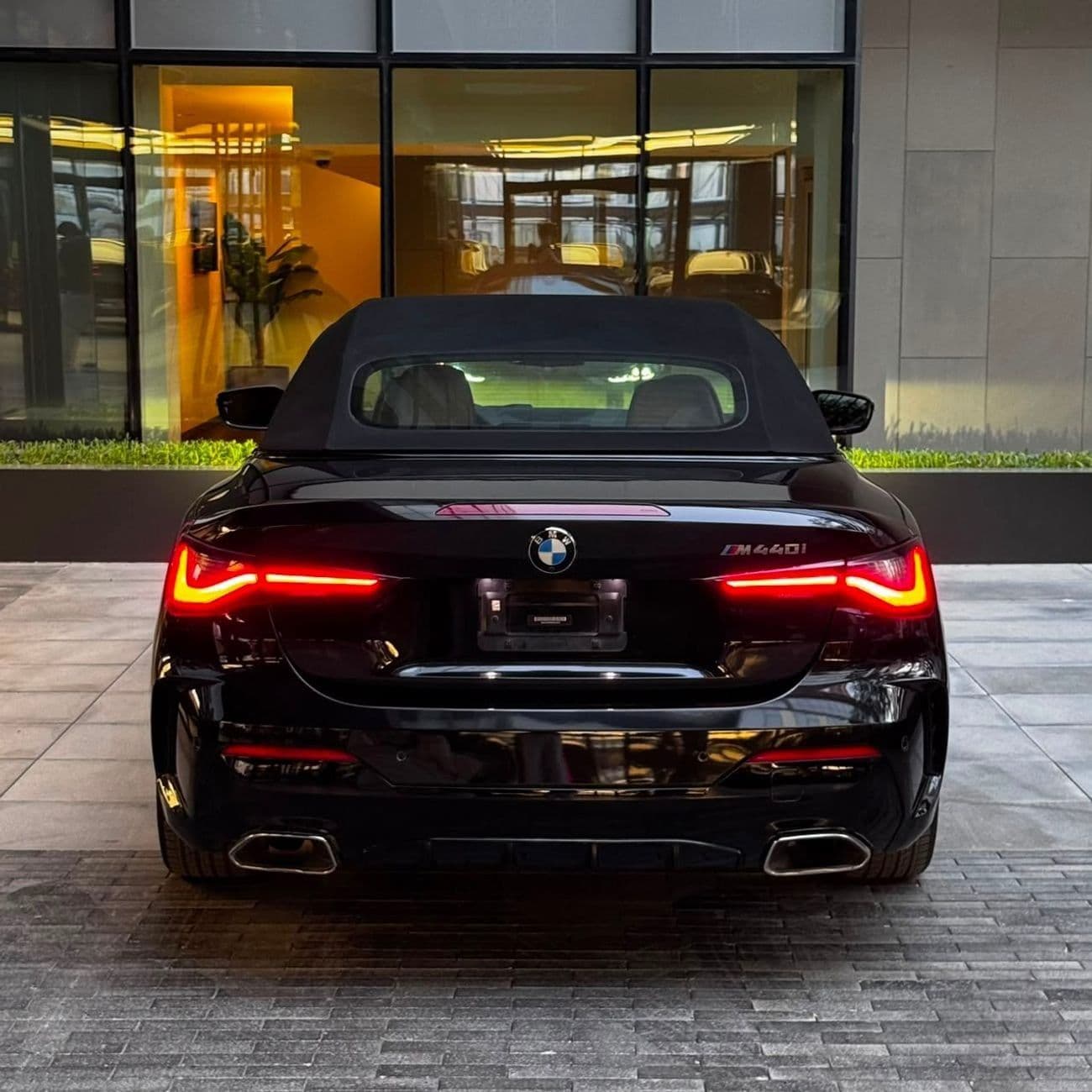 2021 BMW M440i XDRIVE thumbnail 4