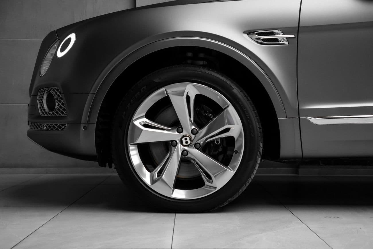 2020 Bentley Bentayga STANDARD thumbnail 4