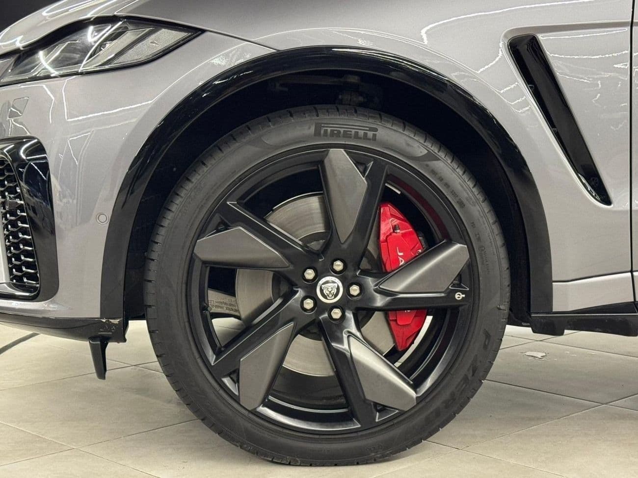 2024 Jaguar F PACE thumbnail 6