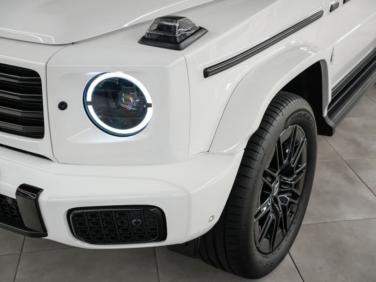 2025 Mercedes Benz G500 STANDARD thumbnail 6