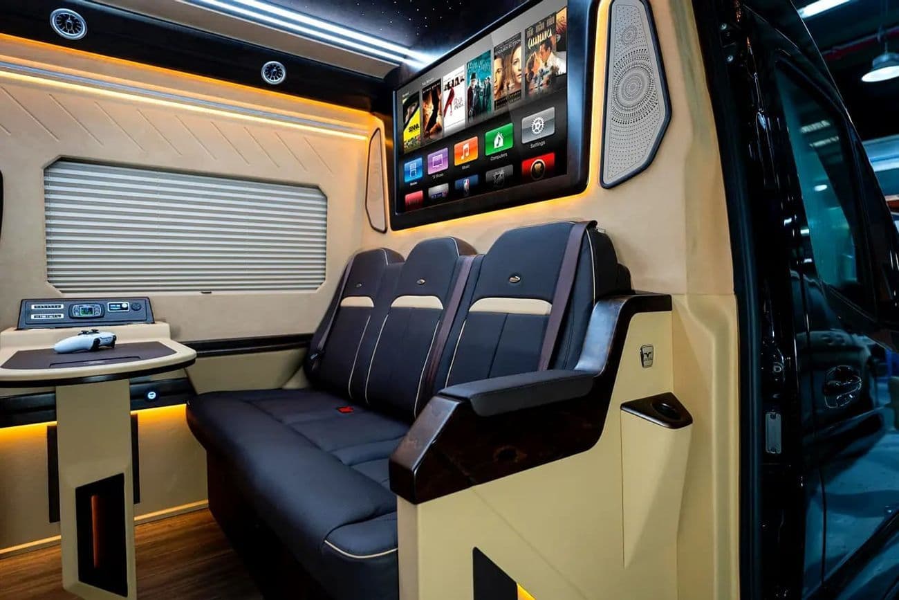 2024 Mercedes Benz Sprinter thumbnail 4