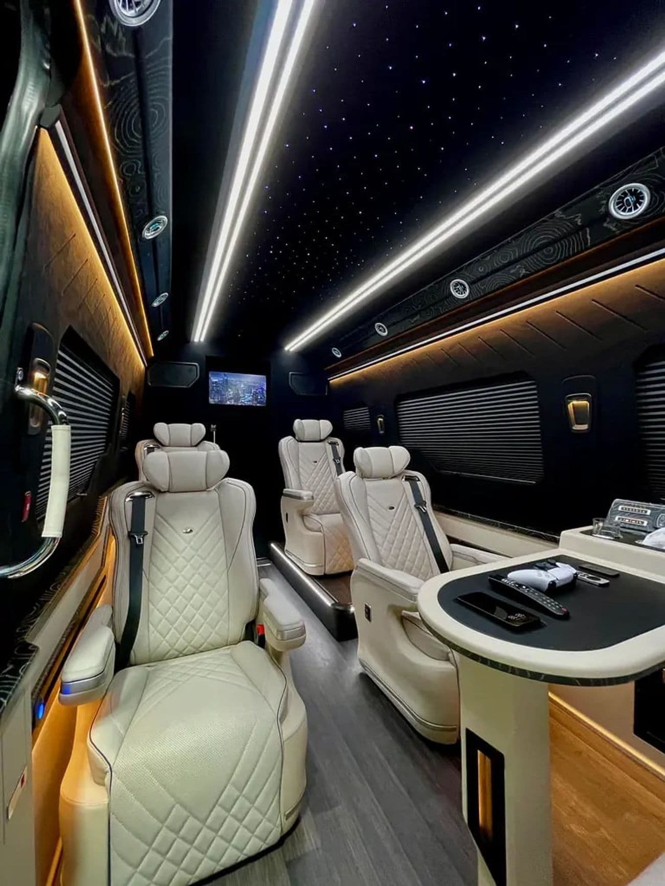 2024 Mercedes Benz Sprinter thumbnail 4