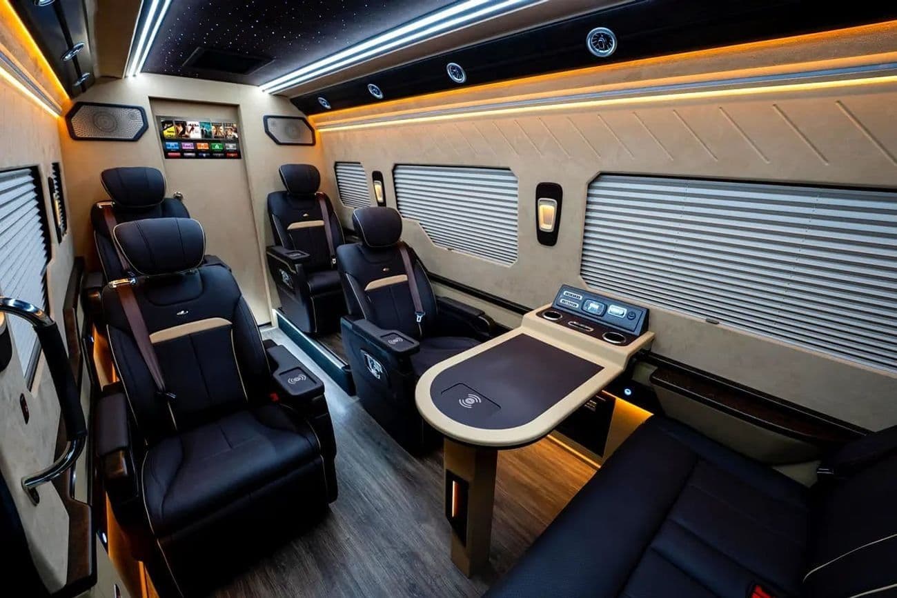 2024 Mercedes Benz Sprinter thumbnail 2
