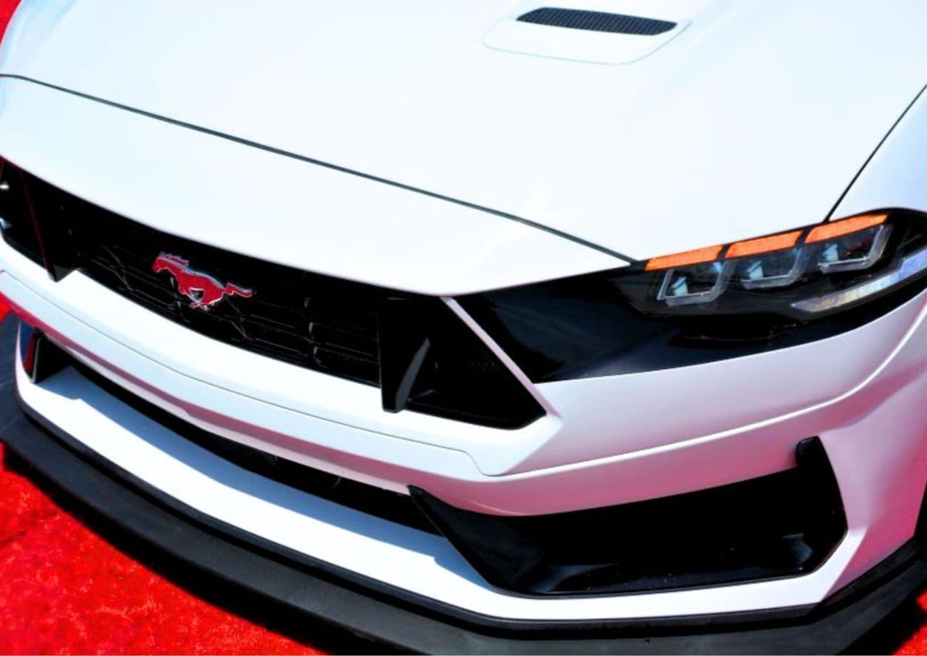 2022 Ford Mustang STANDARD thumbnail 7