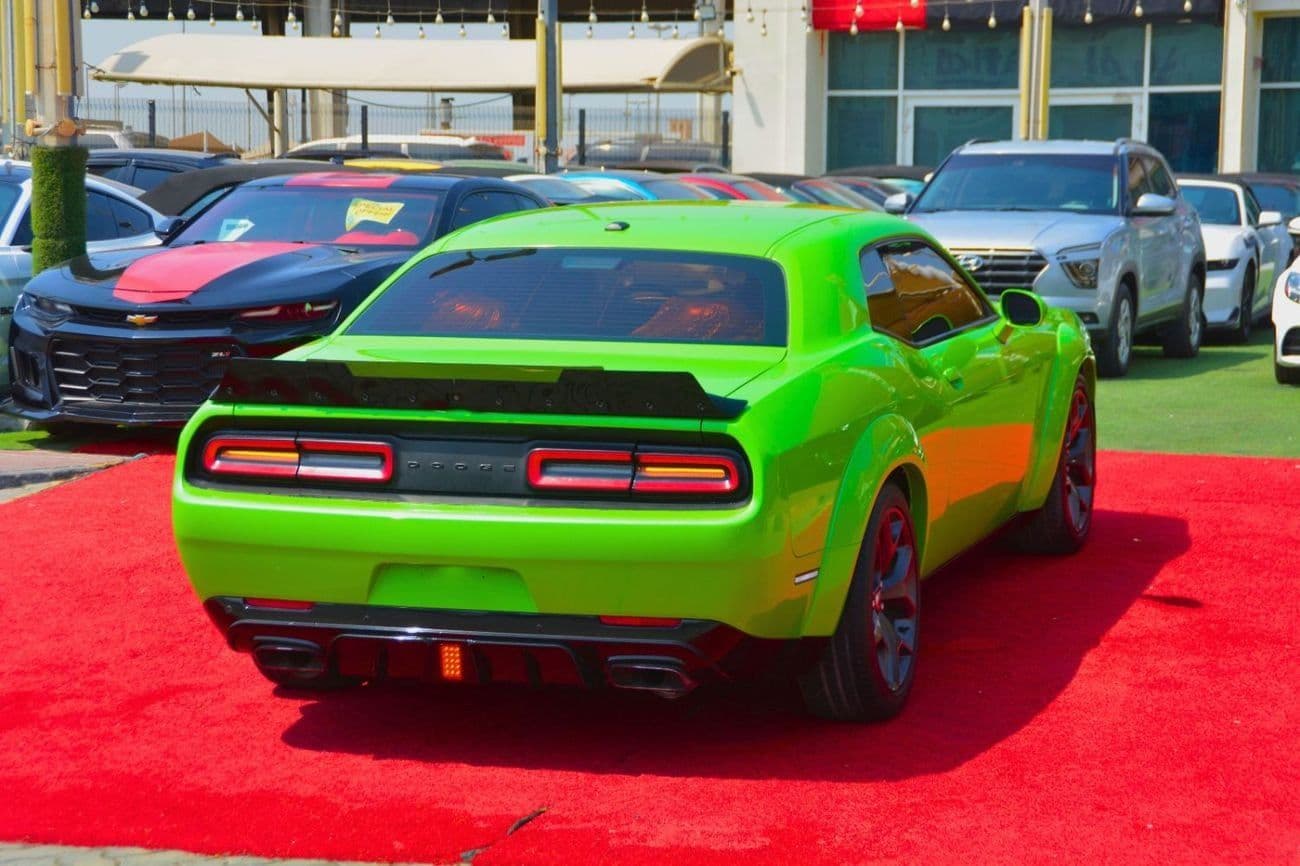 2019 Dodge Challenger SXT thumbnail 6