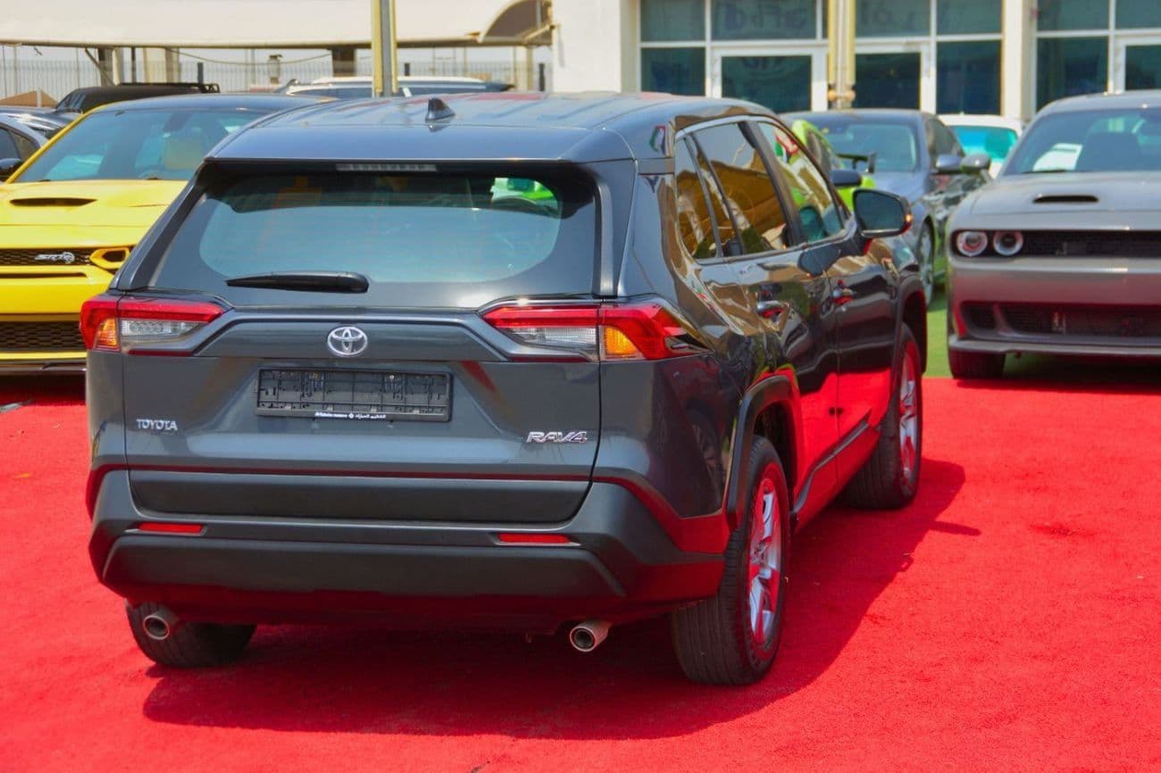 2025 Toyota RAV4 LE thumbnail 6