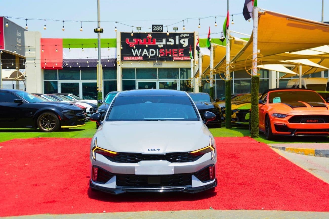 2025 Kia K5 thumbnail 2