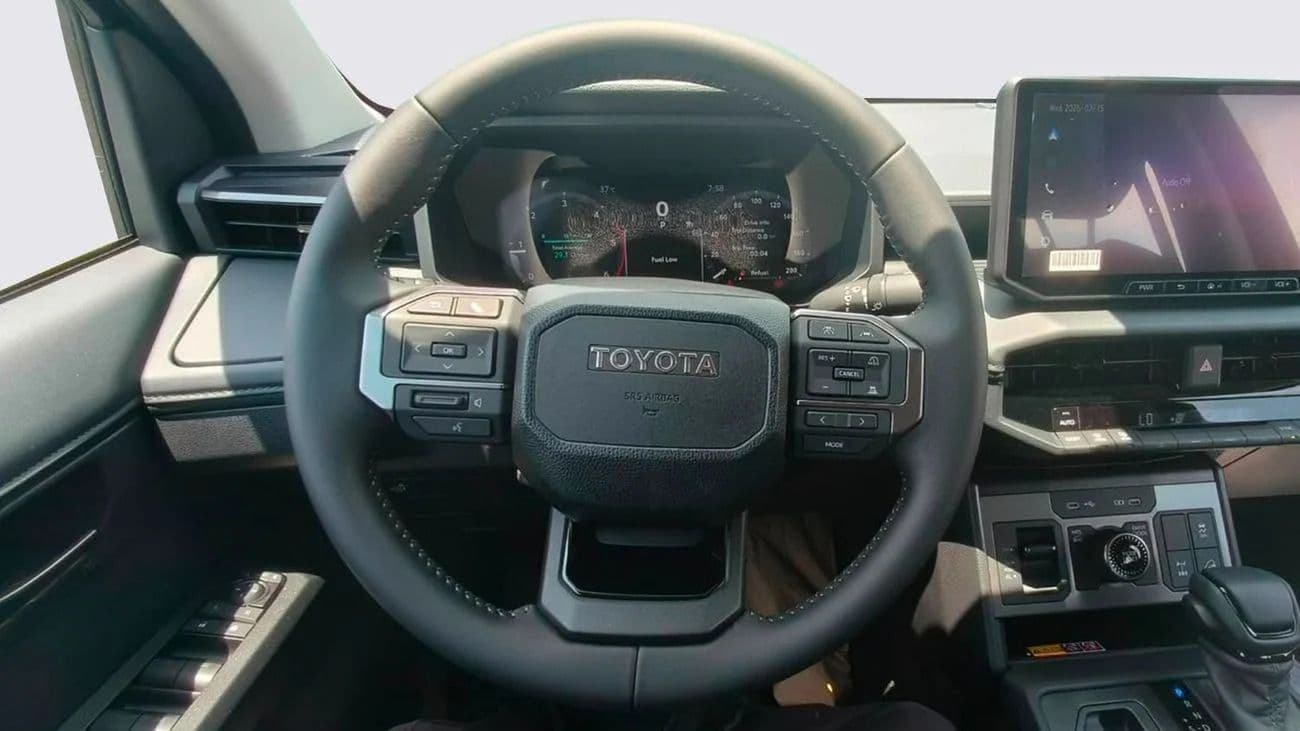 2026 Toyota Hilux ADVENTURE thumbnail 8