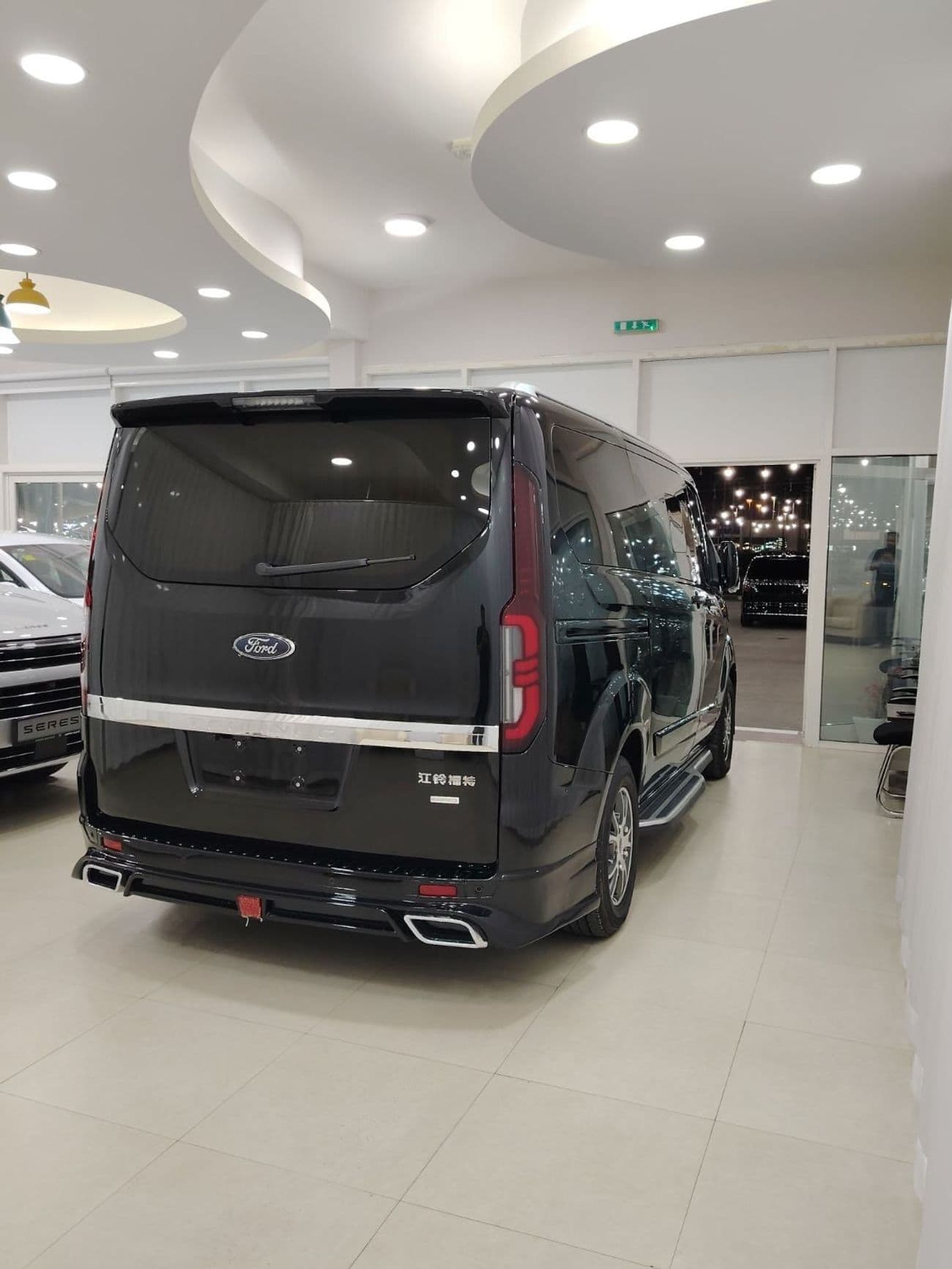 2025 Ford Tourneo Custom thumbnail 6