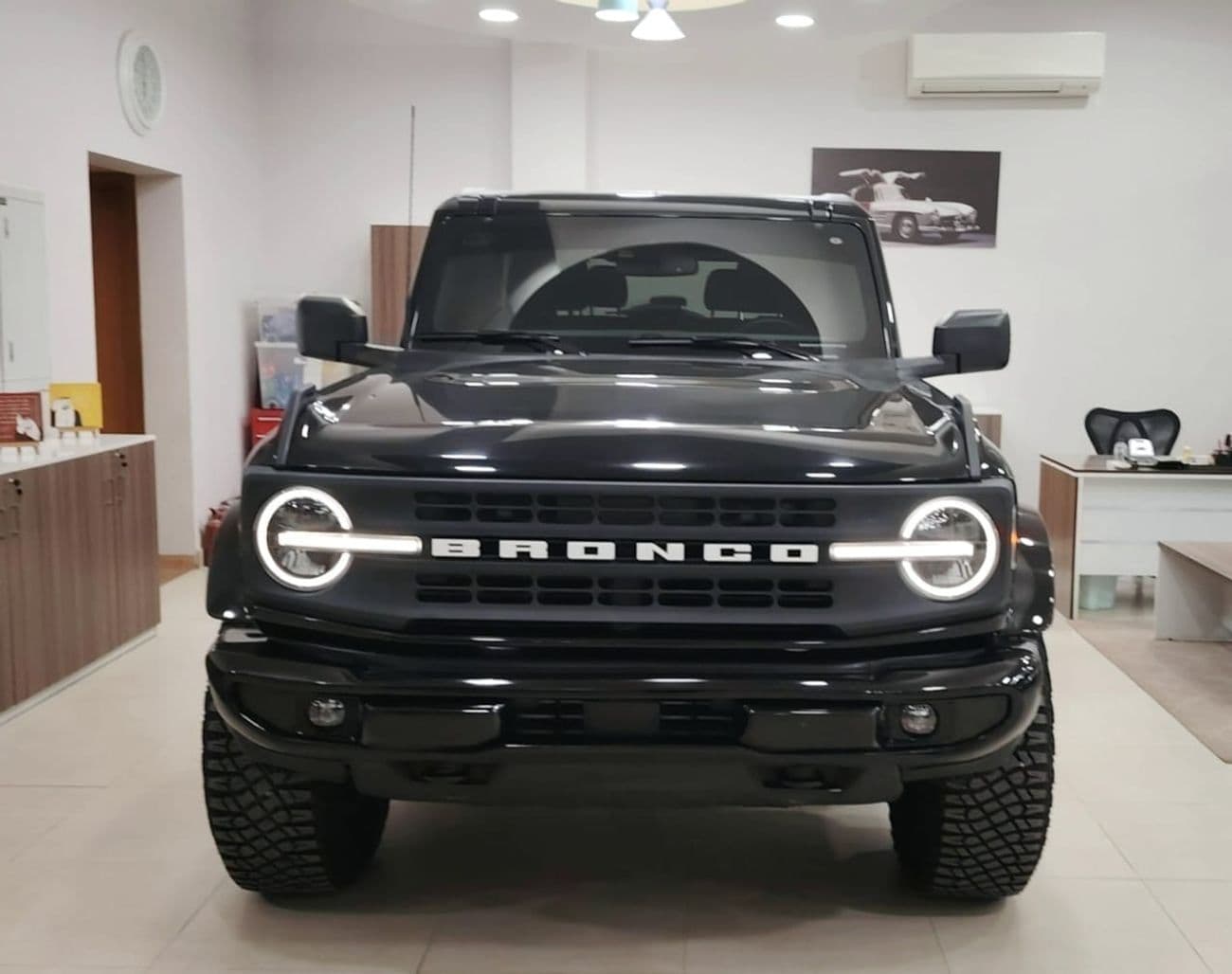 2023 Ford Bronco WILDTRAK thumbnail 3