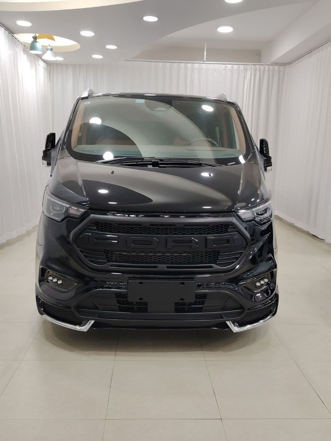2025 Ford Tourneo Custom thumbnail 2