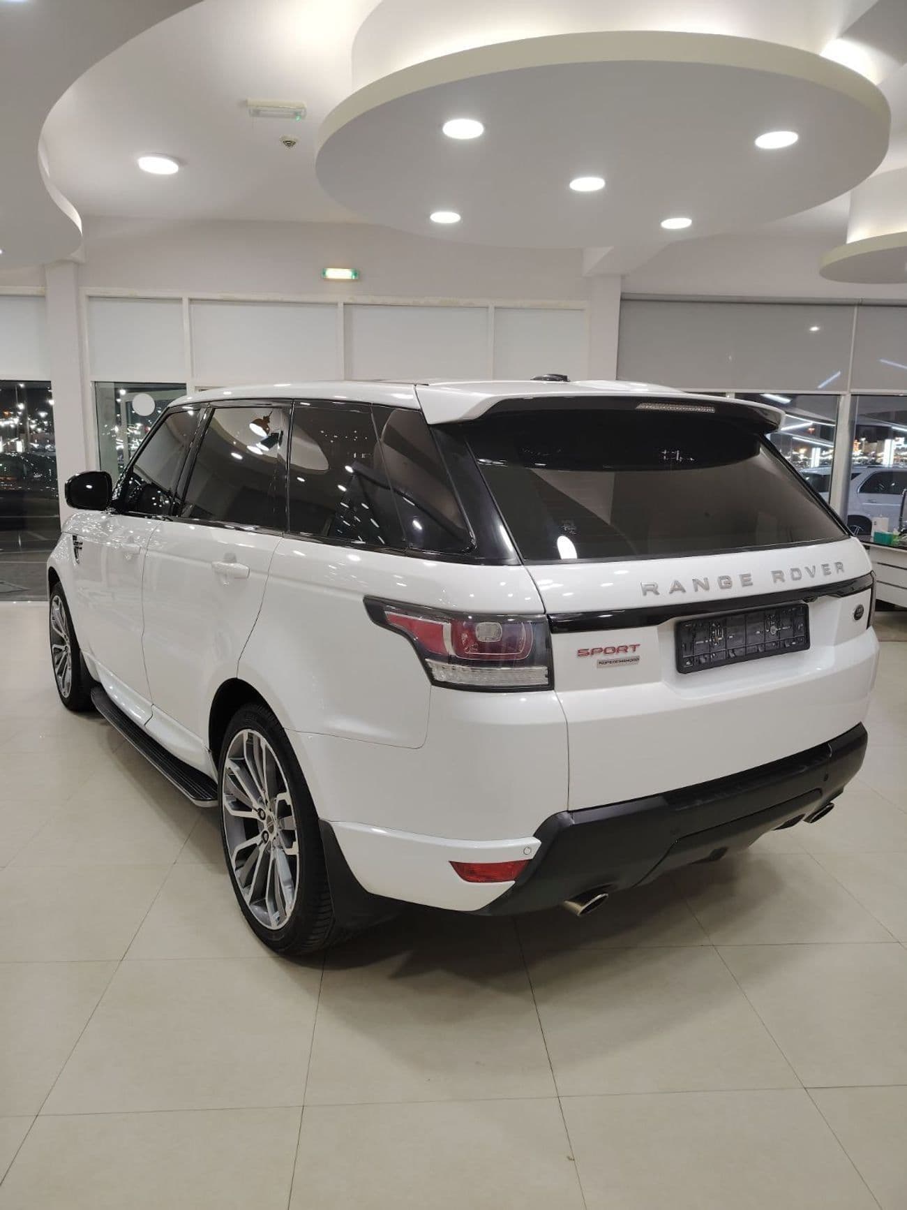 2015 Land Rover Range Rover Sport thumbnail 3