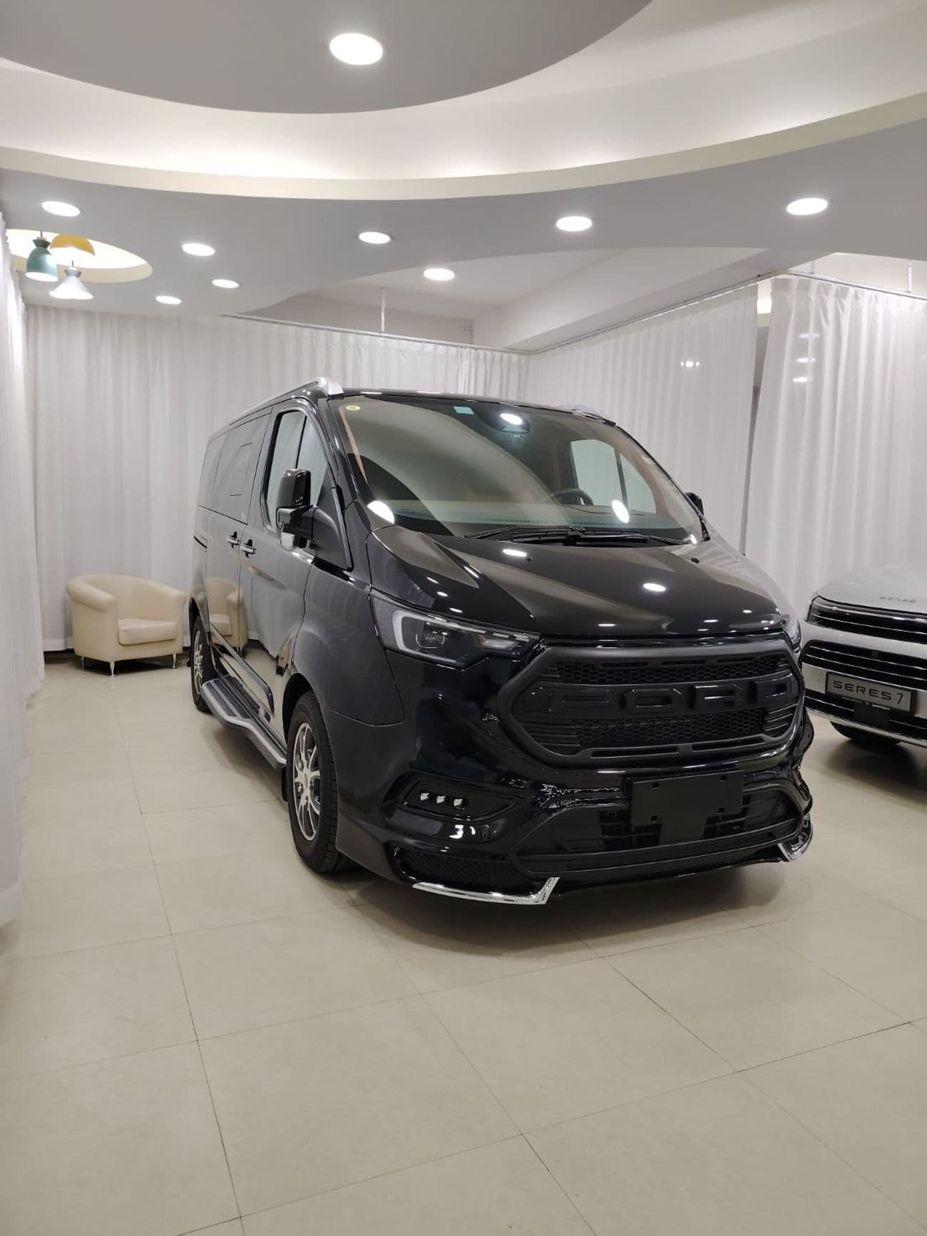 2025 Ford Tourneo Custom thumbnail 3
