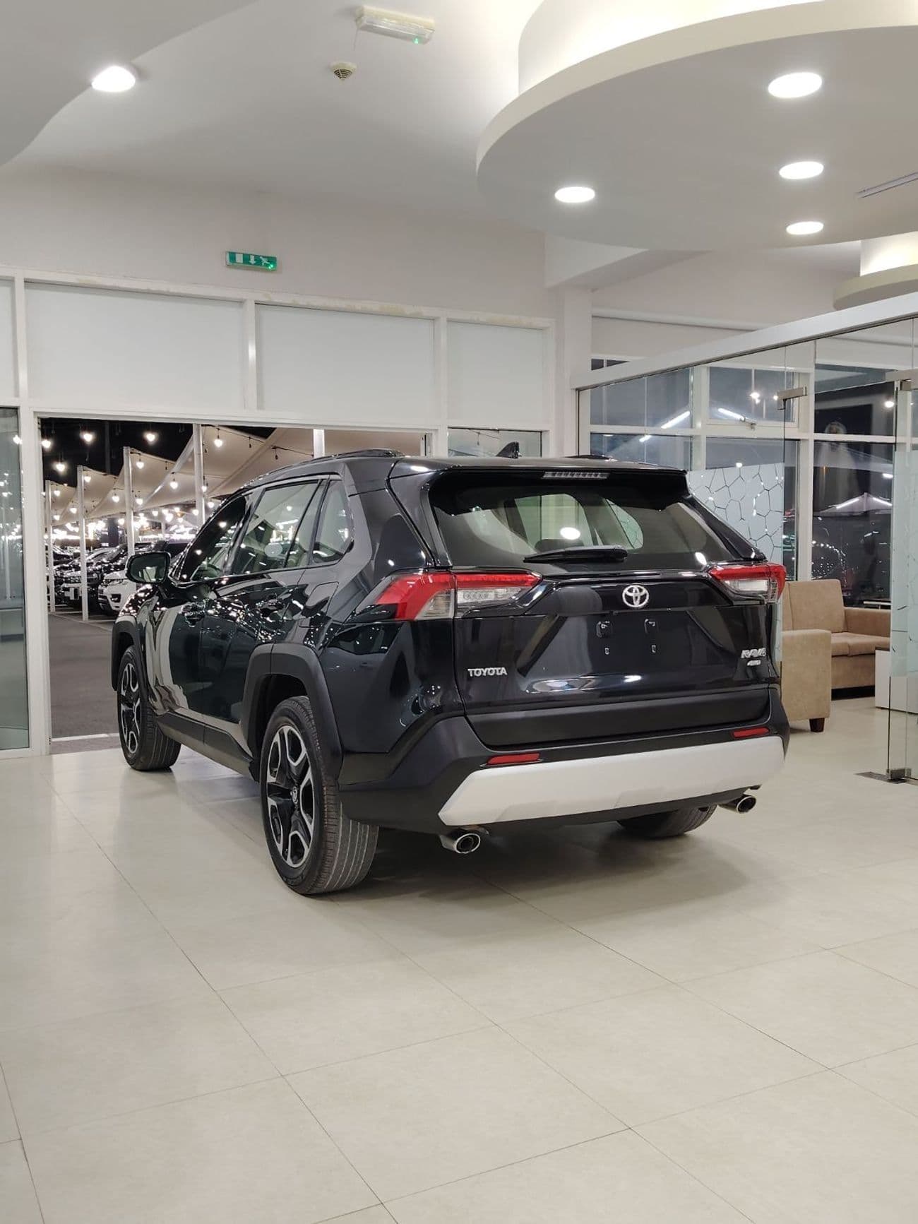 2020 Toyota RAV4 ADVENTURE thumbnail 6