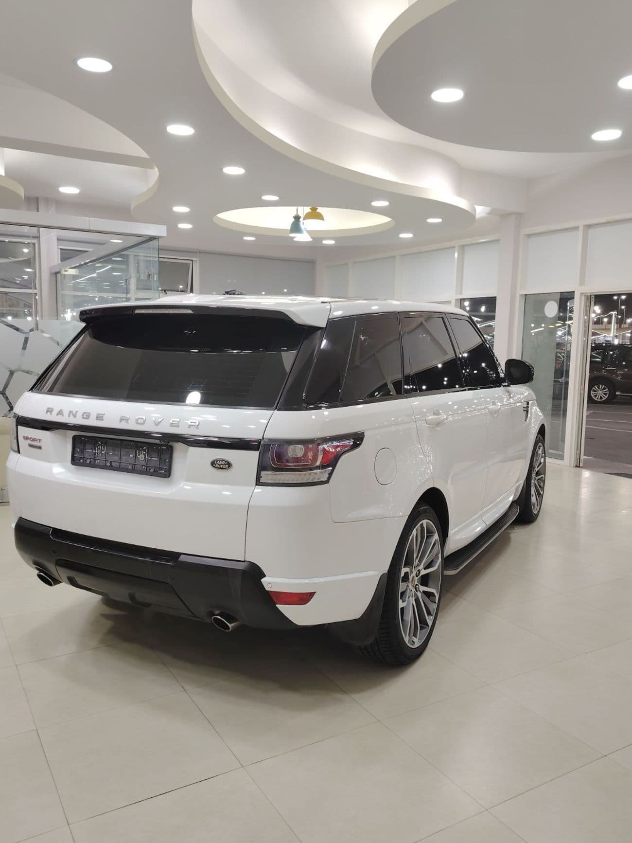 2015 Land Rover Range Rover Sport thumbnail 5