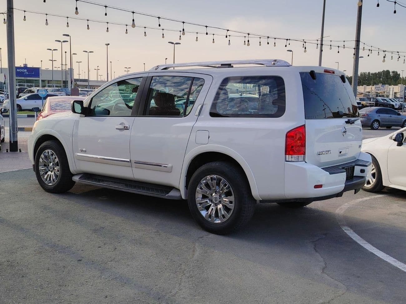 2015 Nissan Armada LE thumbnail 5