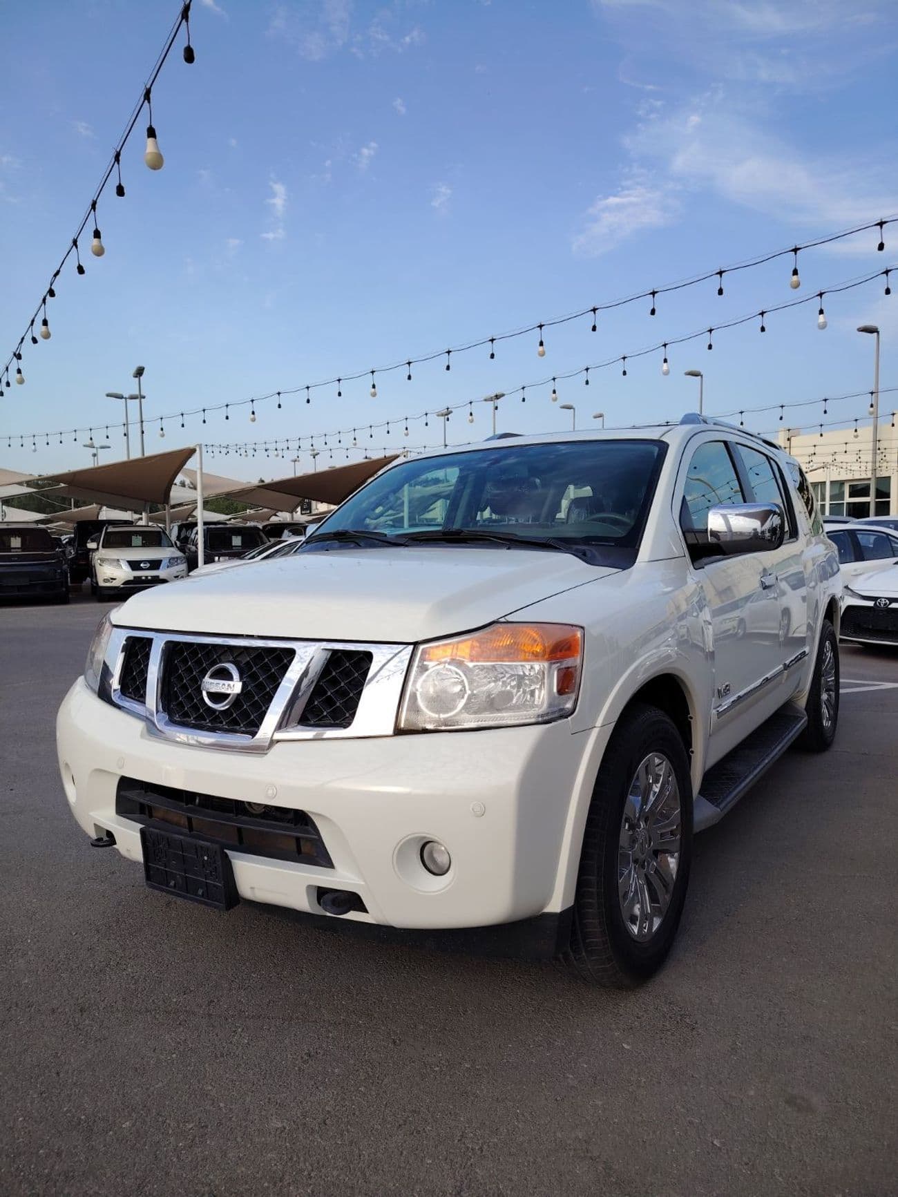 2015 Nissan Armada LE thumbnail 3
