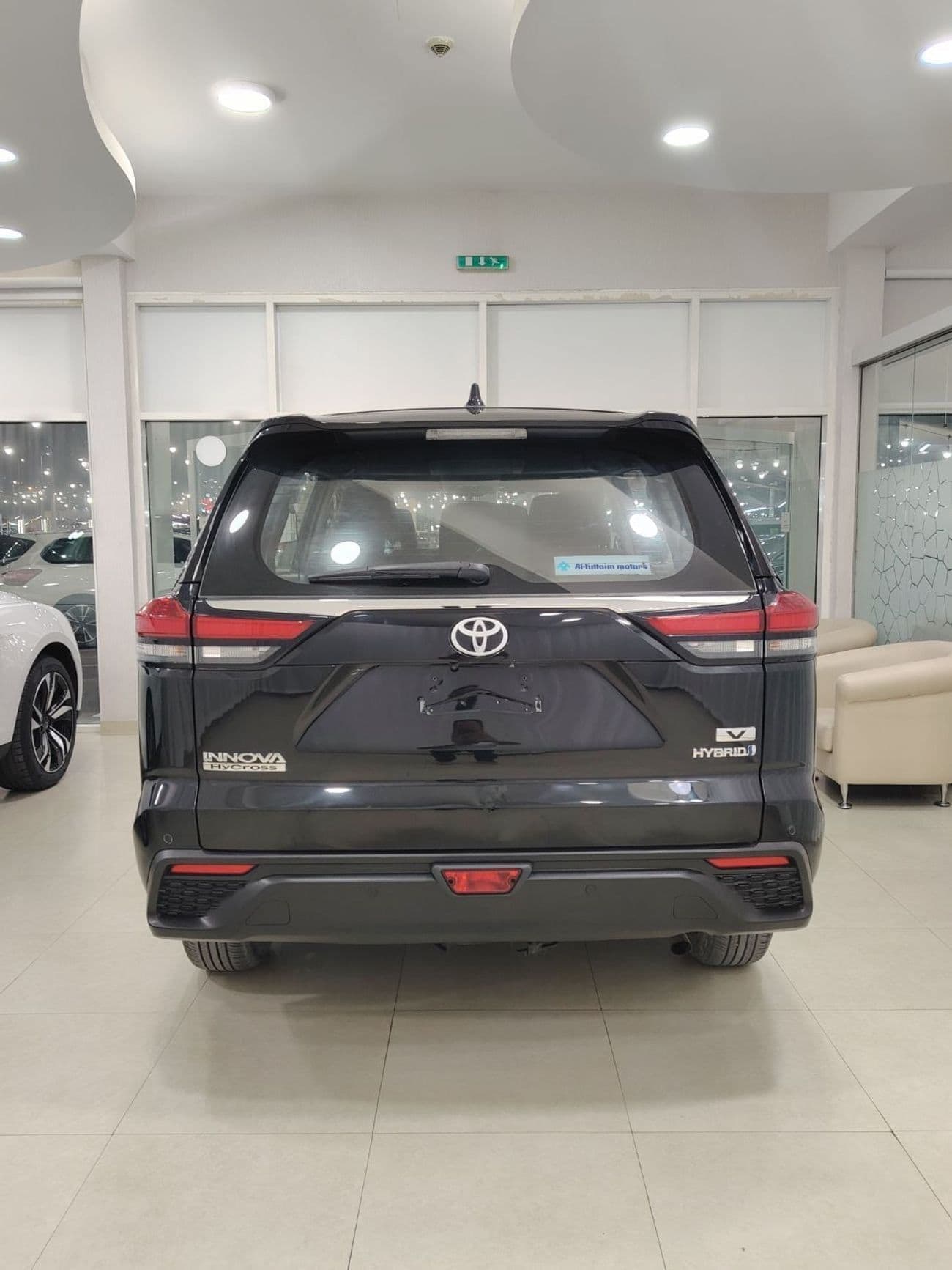 2025 Toyota Innova HYCROSS thumbnail 5
