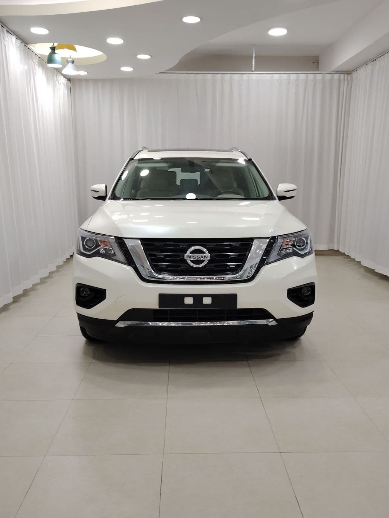 2018 Nissan Pathfinder SV thumbnail 2