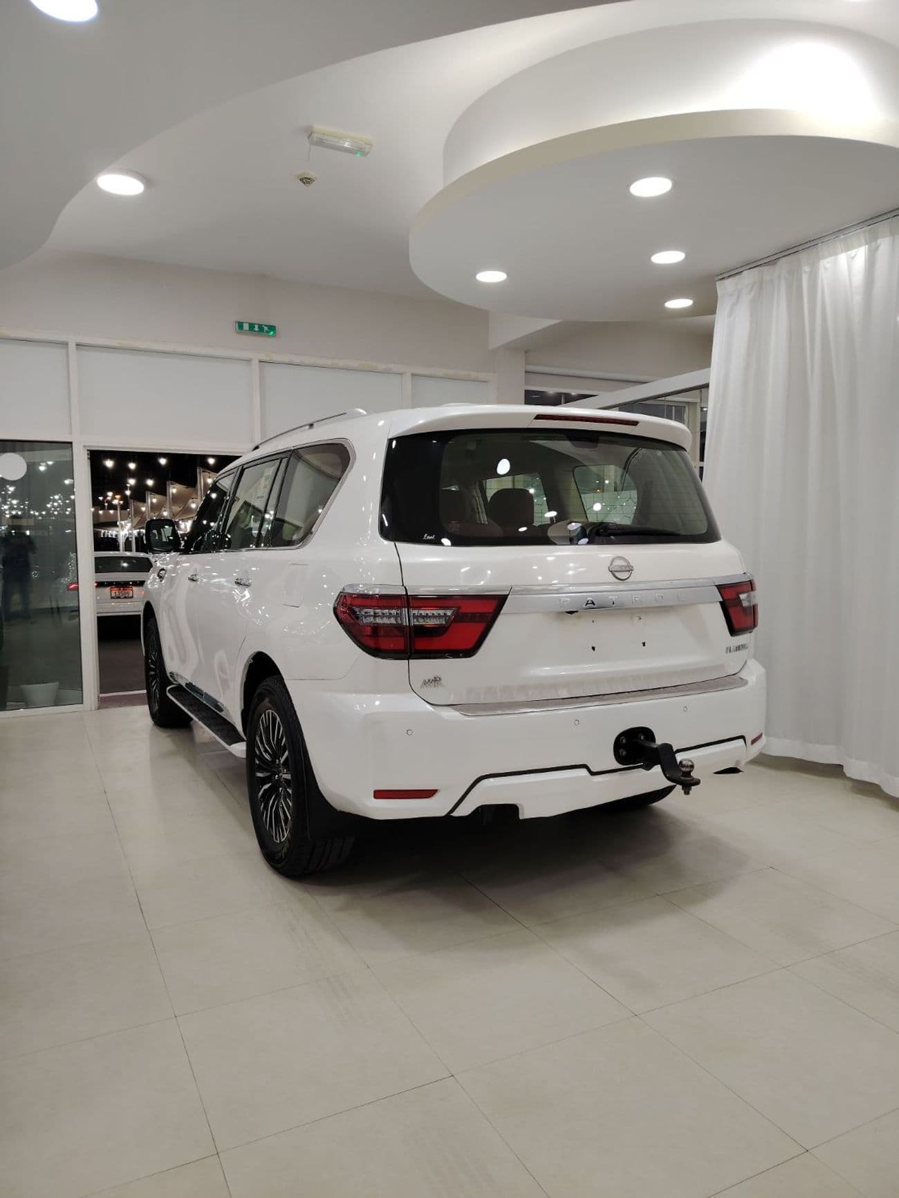 2023 Nissan Patrol SE PLATINUM CITY thumbnail 4