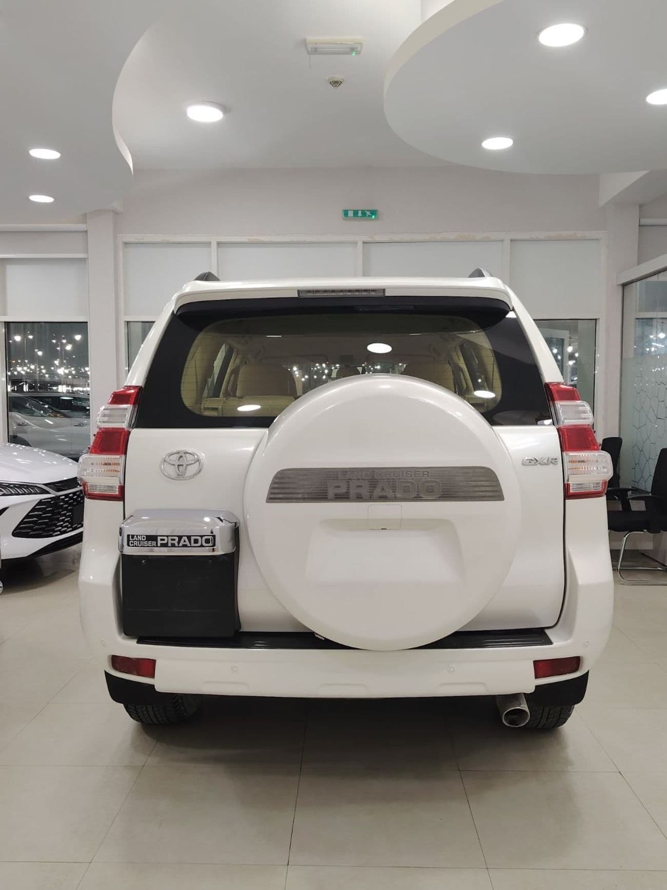 2015 Toyota Prado GXR thumbnail 5
