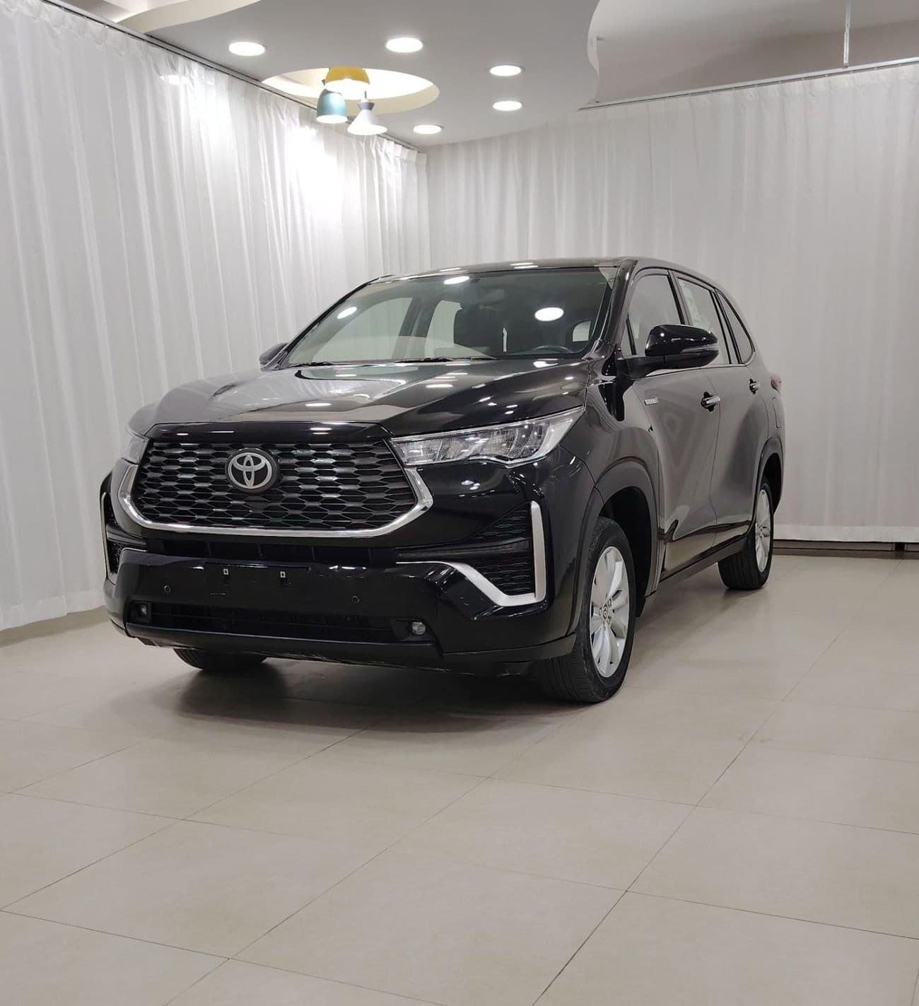 2025 Toyota Innova HYCROSS