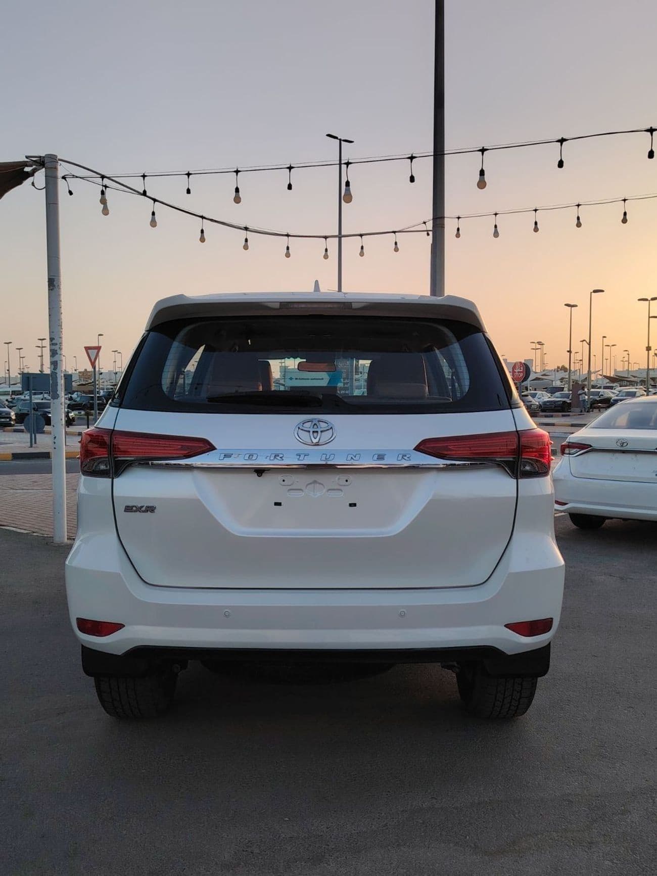 2017 Toyota Fortuner EXR thumbnail 4