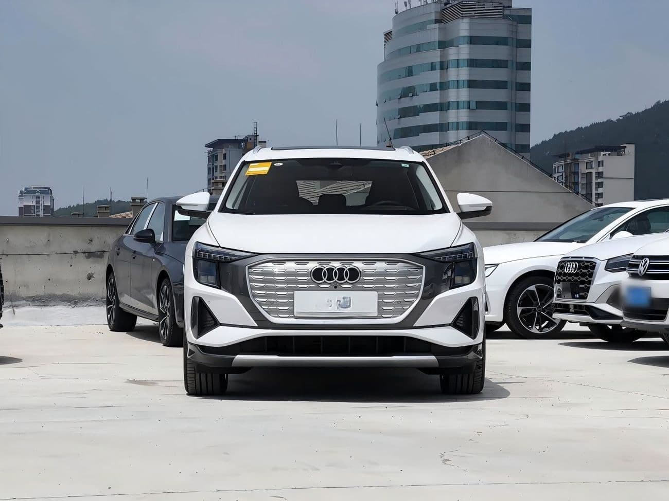 2025 Audi Q5 thumbnail 2