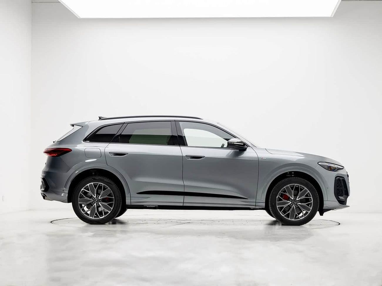 2026 Audi Q5 thumbnail 4