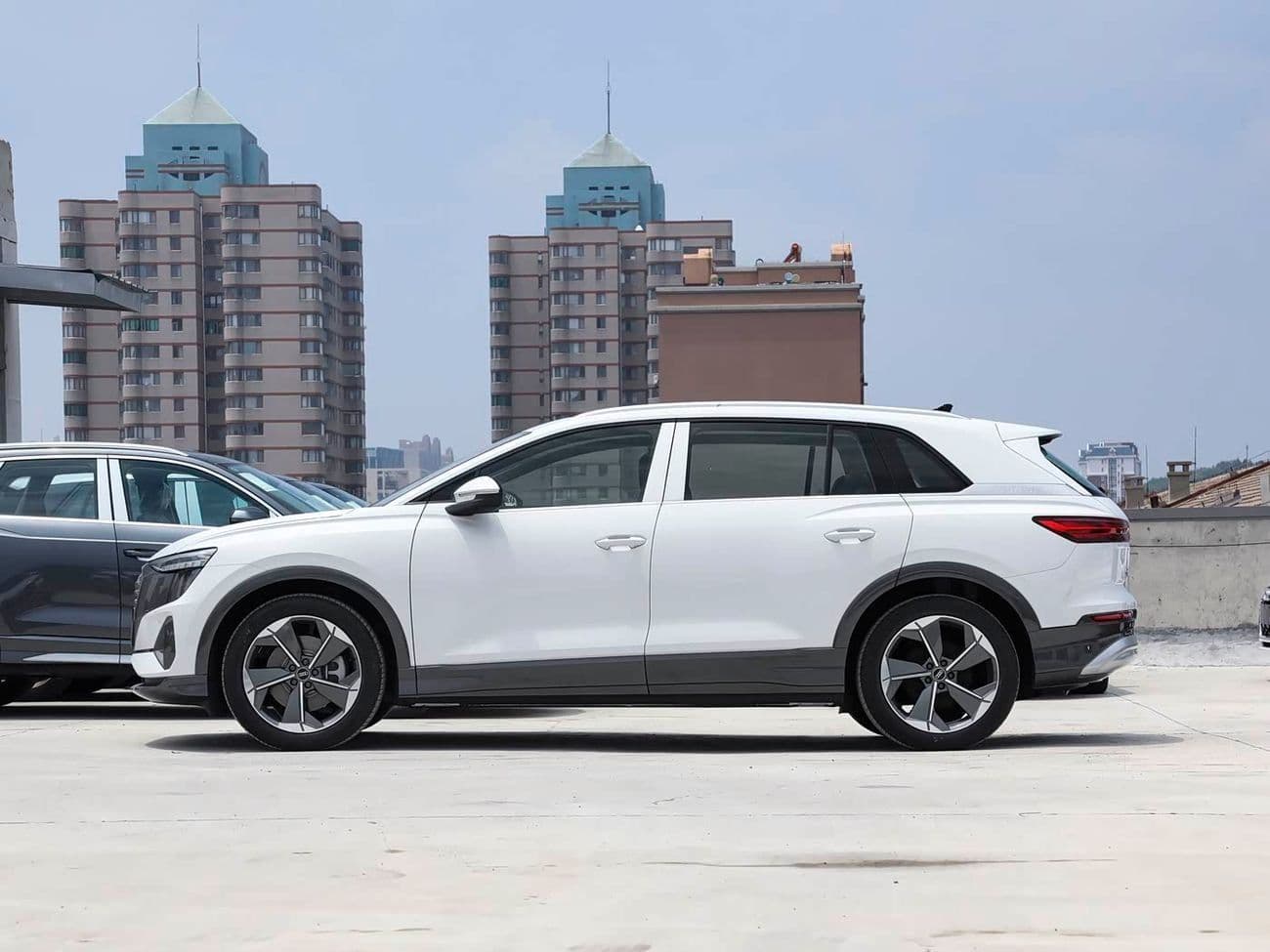 2025 Audi Q5 thumbnail 4