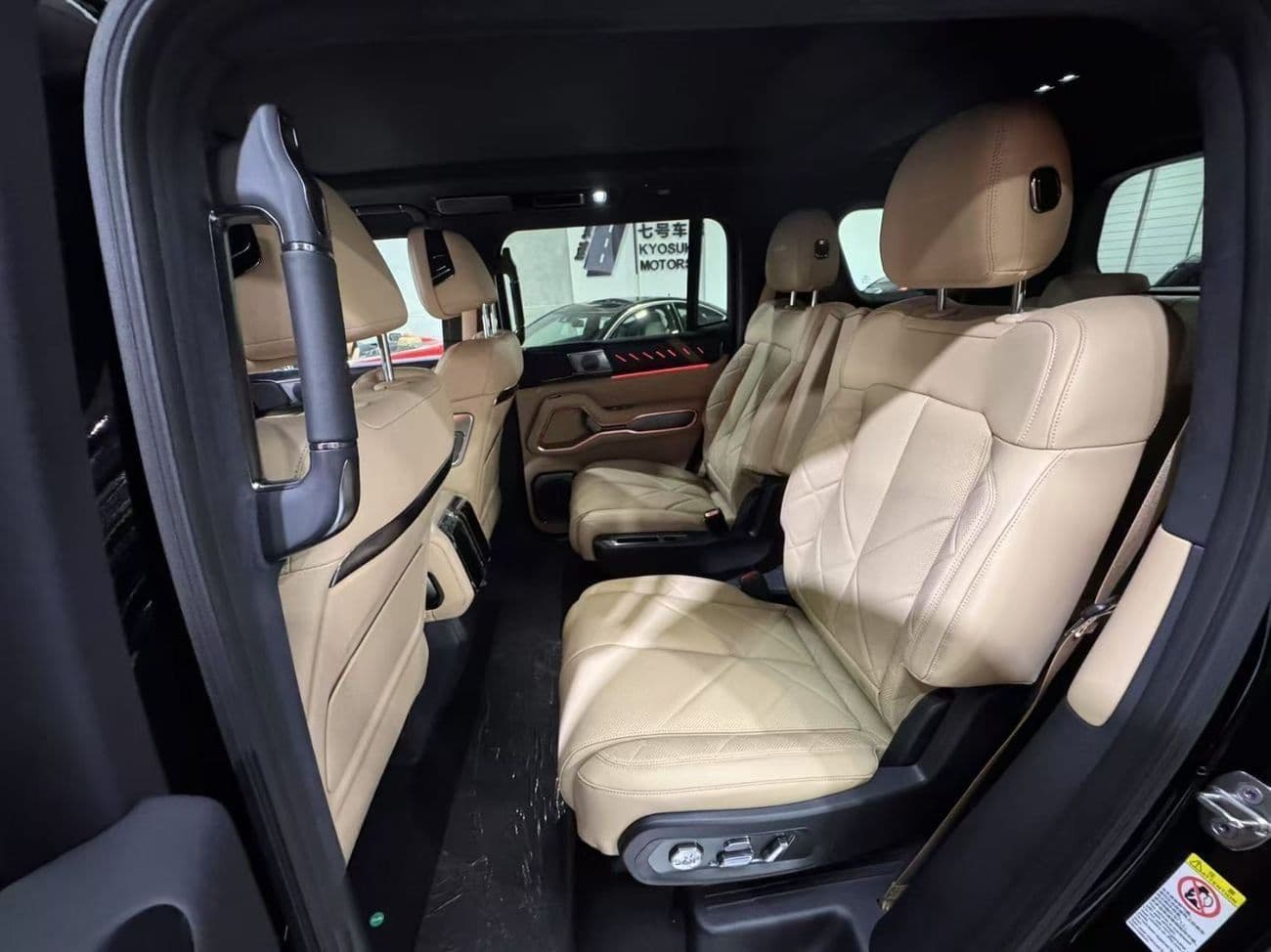 2025 BYD Leopard 8 DELUX thumbnail 8