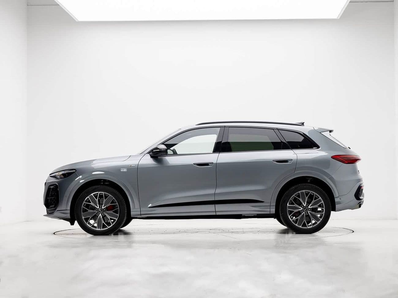 2026 Audi Q5 thumbnail 6